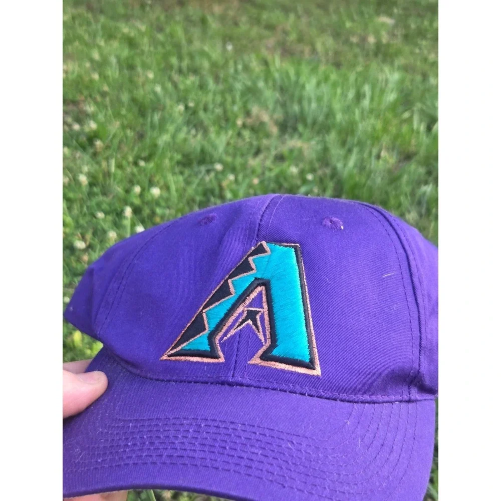VINTAGE Arizona Diamondbacks Snap Back MLB Baseball Hat Cap Purple Retro